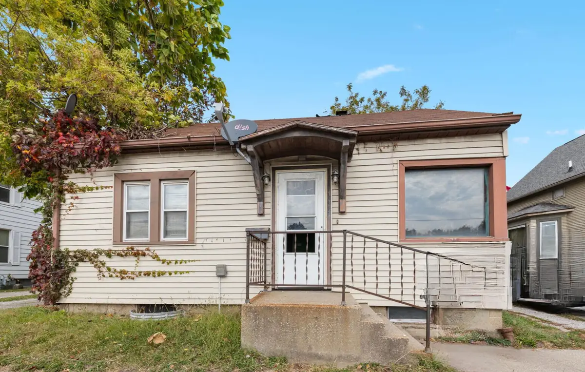 317 E Lincolnway, La Porte, IN 46350 - #1