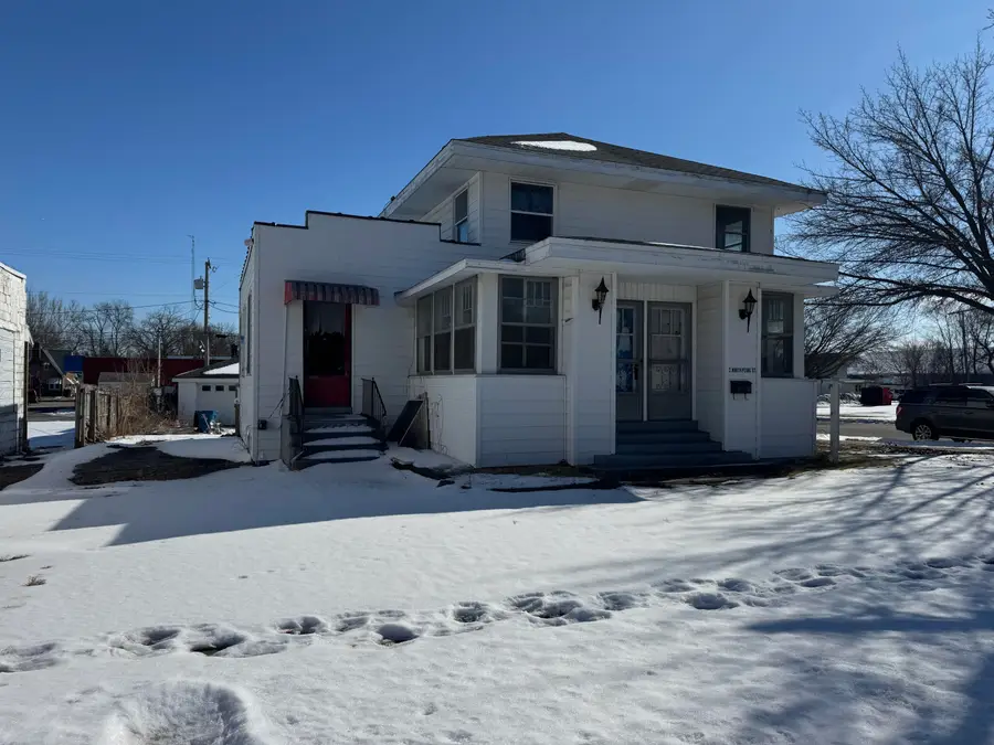 2 N Pearl Street, Knox, IN 46534 - #3