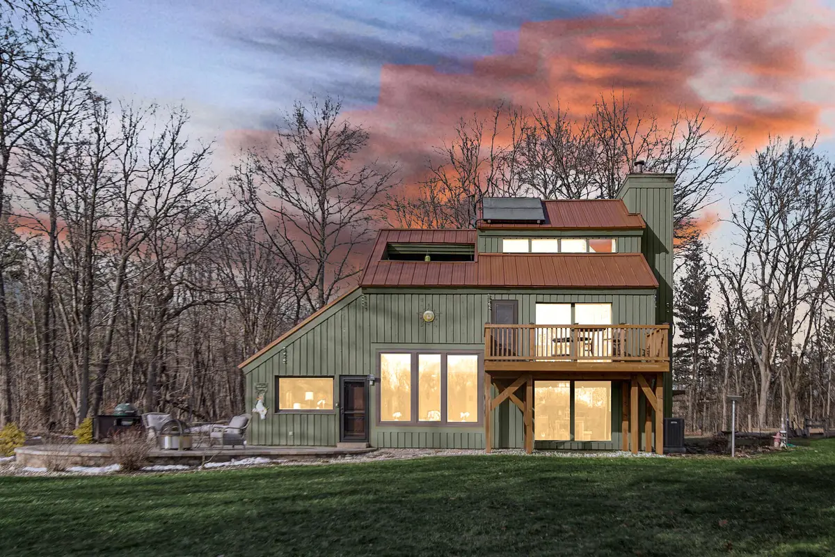 539 N 300 E, Valparaiso, IN 46383 - #1