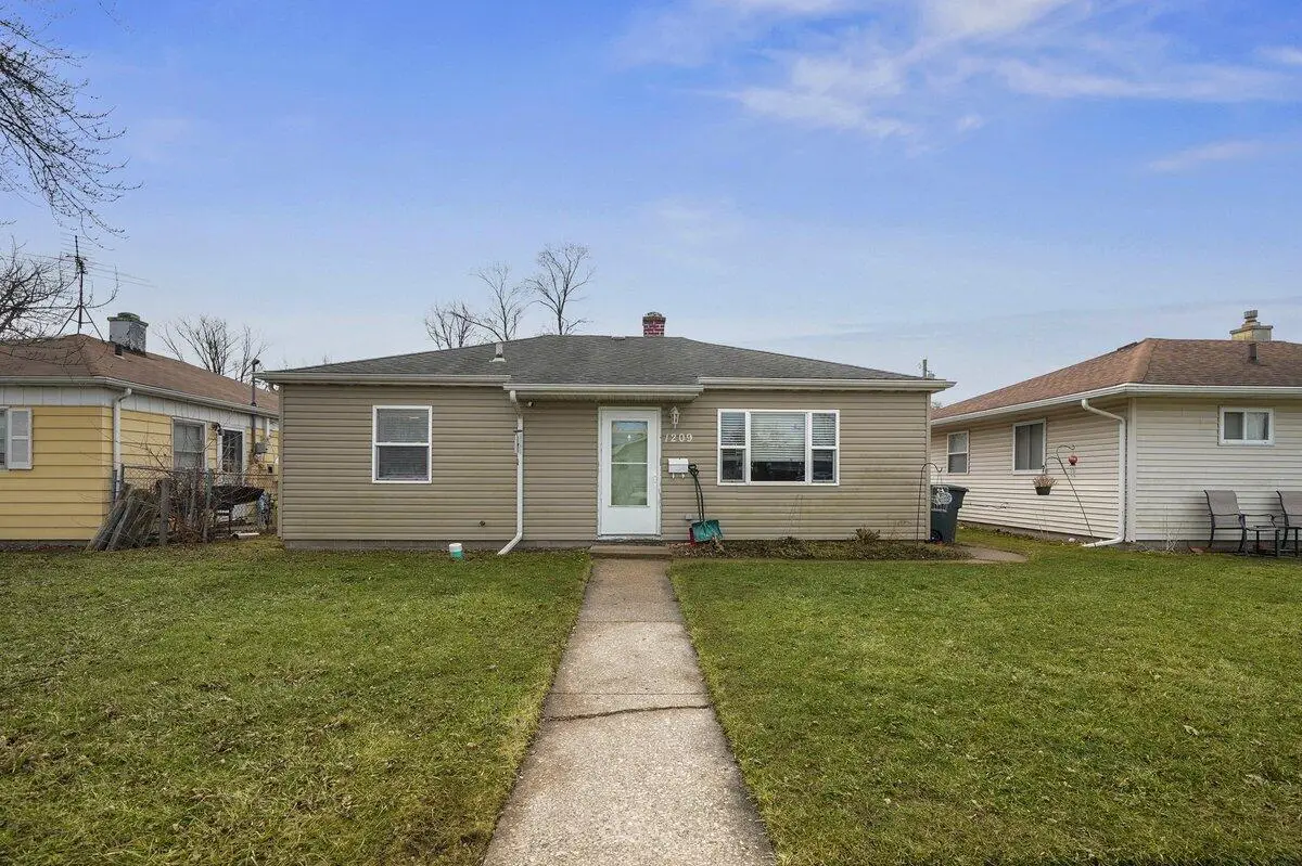 1209 W 1st Place, Hobart, IN 46342 - #1