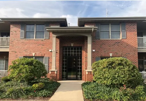 644 Cambridge Court #1b, Munster, IN 46321