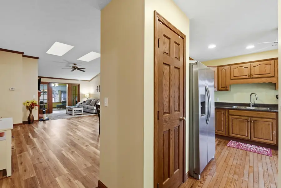 712 Dogwood Court Sw, Demotte, IN 46310 - #2