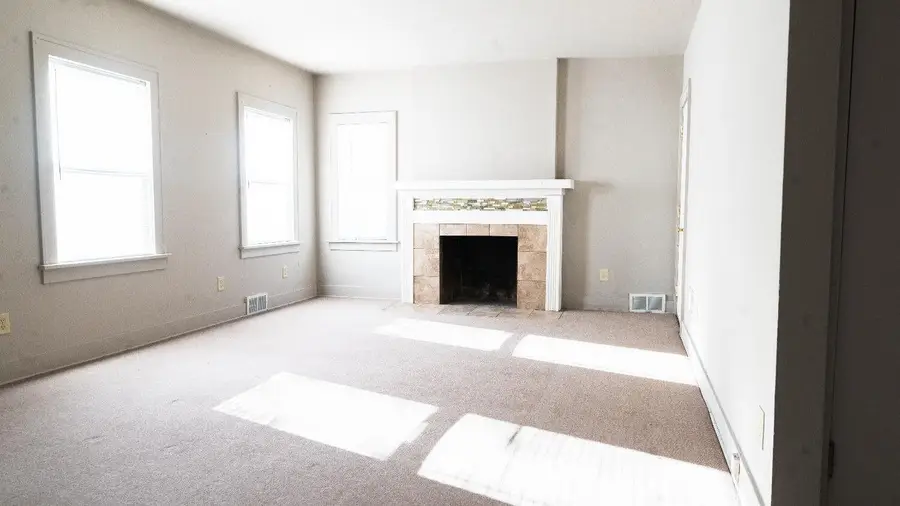 200 W 36th Place, Gary, IN 46408 - #3