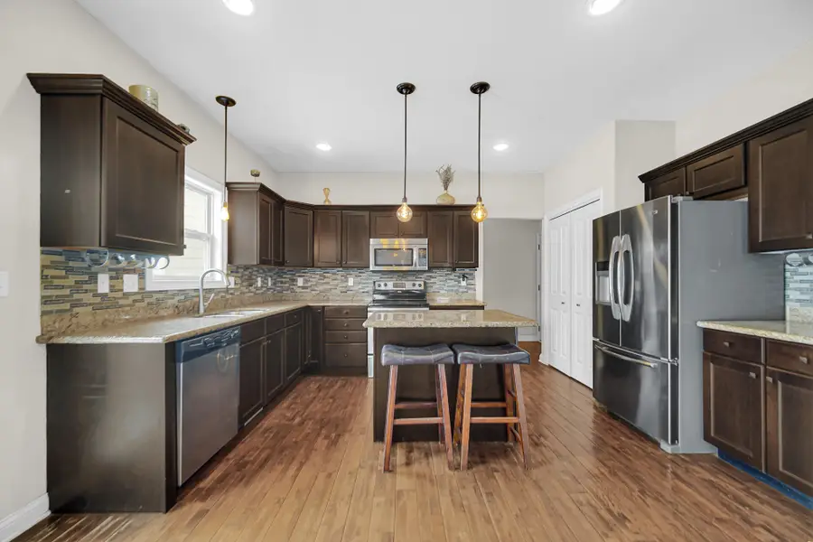 8 W Shakespeare Drive, Valparaiso, IN 46385 - #2