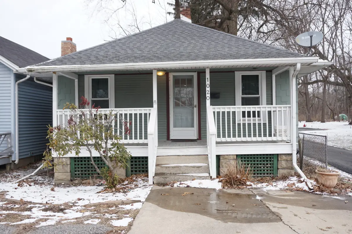 1020 E Cleveland Avenue, Hobart, IN 46342 - #1