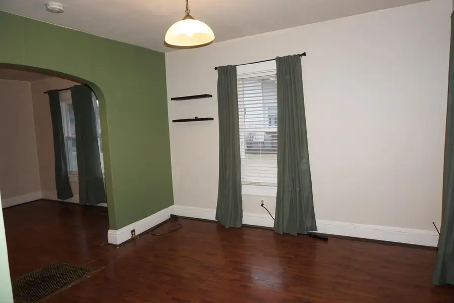 1020 E Cleveland Avenue, Hobart, IN 46342 - #3