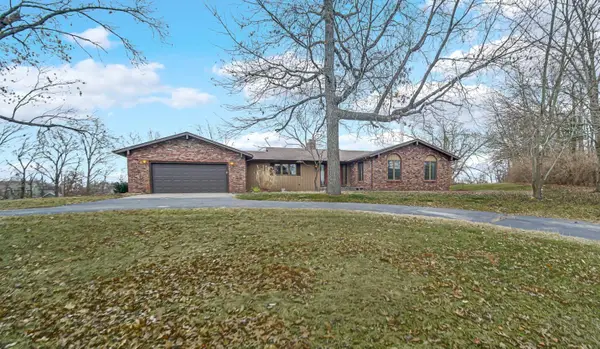 6955 Briergate Court, DeMotte, IN 46310