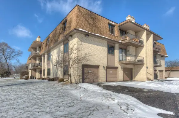 643 South Street #204, Munster, IN 46321