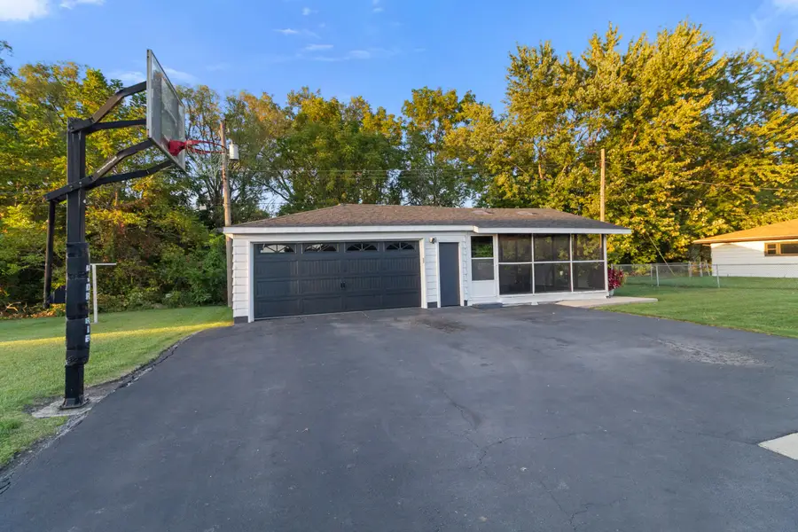410 W 52nd Place, Merrillville, IN 46410 - #3