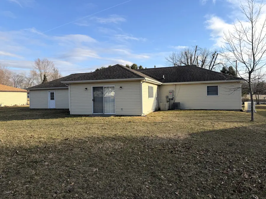 294 W Landing Terrace Drive, Winamac, IN 46996 - #2