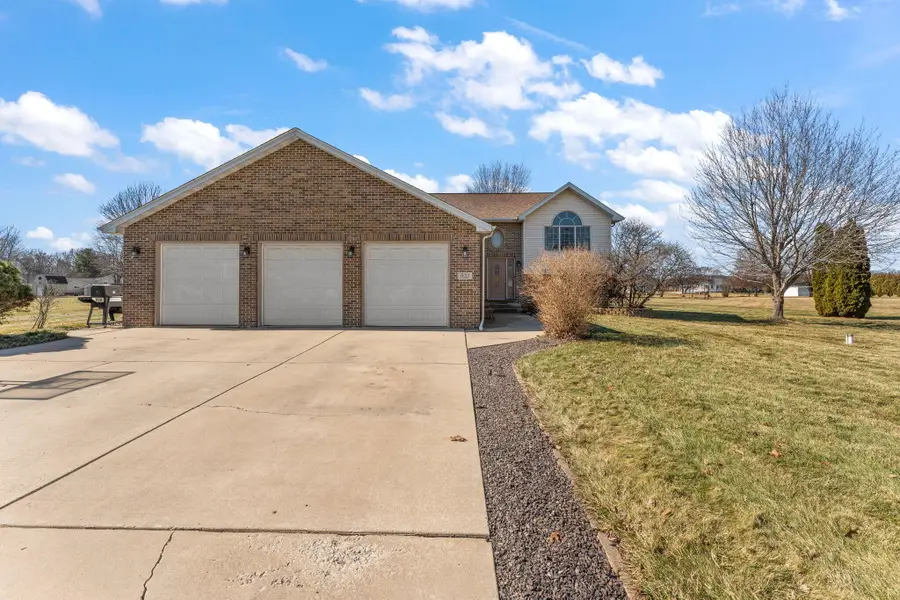 920 Plantation Road, Valparaiso, IN 46385 - #2