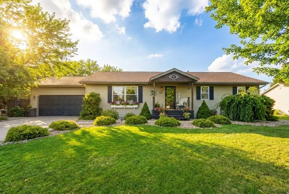 699 W Maple Lane, La Porte, IN 46350 - #1