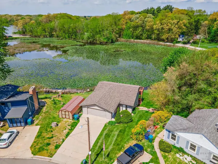 715 Pennsylvania Avenue, La Porte, IN 46350 - #2