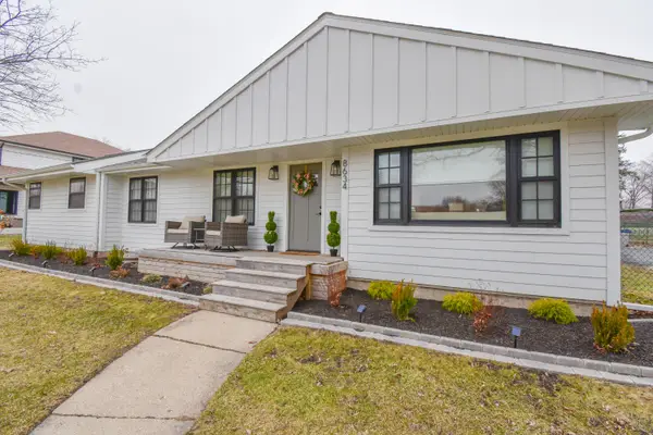 8634 Monfort Drive, St. John, IN 46373