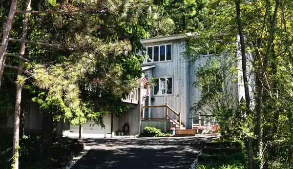 37 Beach Lane, Portage, IN 46368