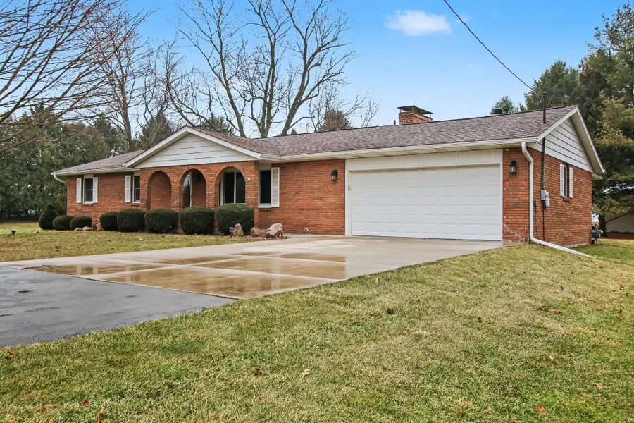 124 S Smoke Road, Valparaiso, IN 46385 - #2