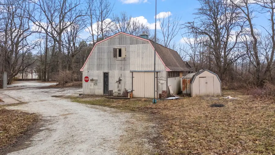 641 N 200 E, Valparaiso, IN 46383 - #3