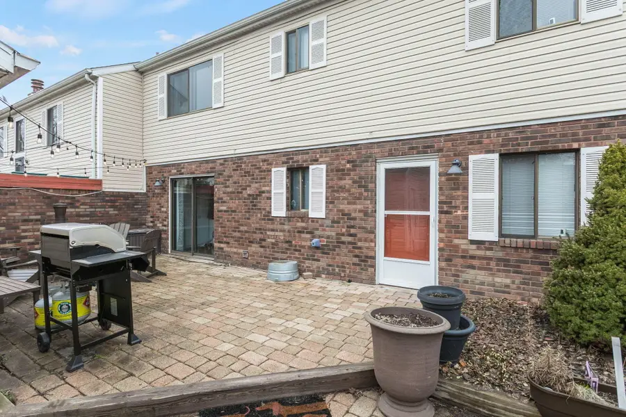 2016 Laura Lane, Chesterton, IN 46304 - #2