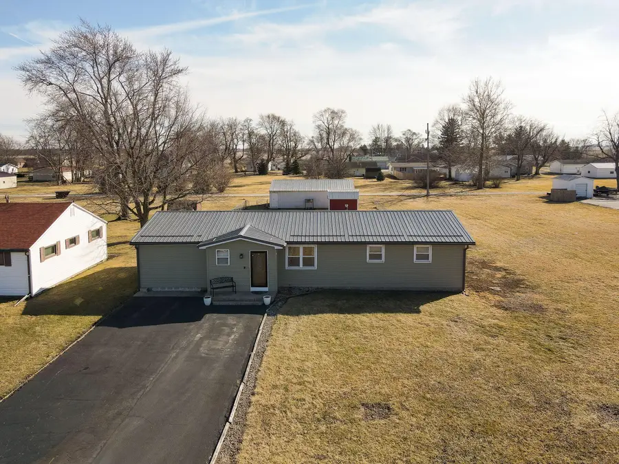 315 W Railroad Street, Kentland, IN 47951 - #2