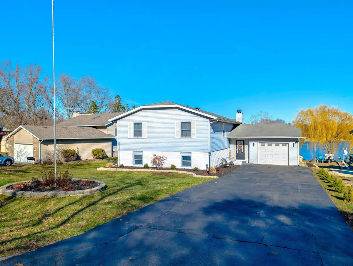 1065 Shoreline Road, Crown Point, IN 46307 - #1