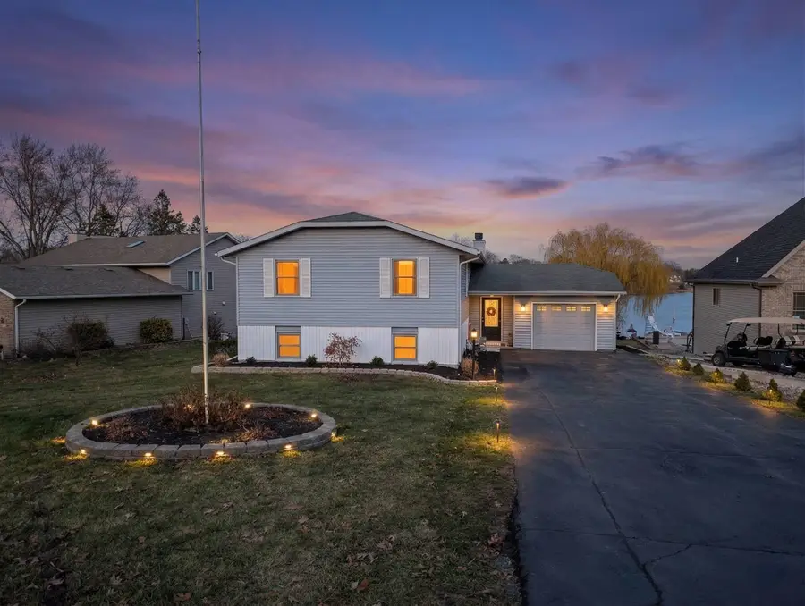 1065 Shoreline Road, Crown Point, IN 46307 - #2