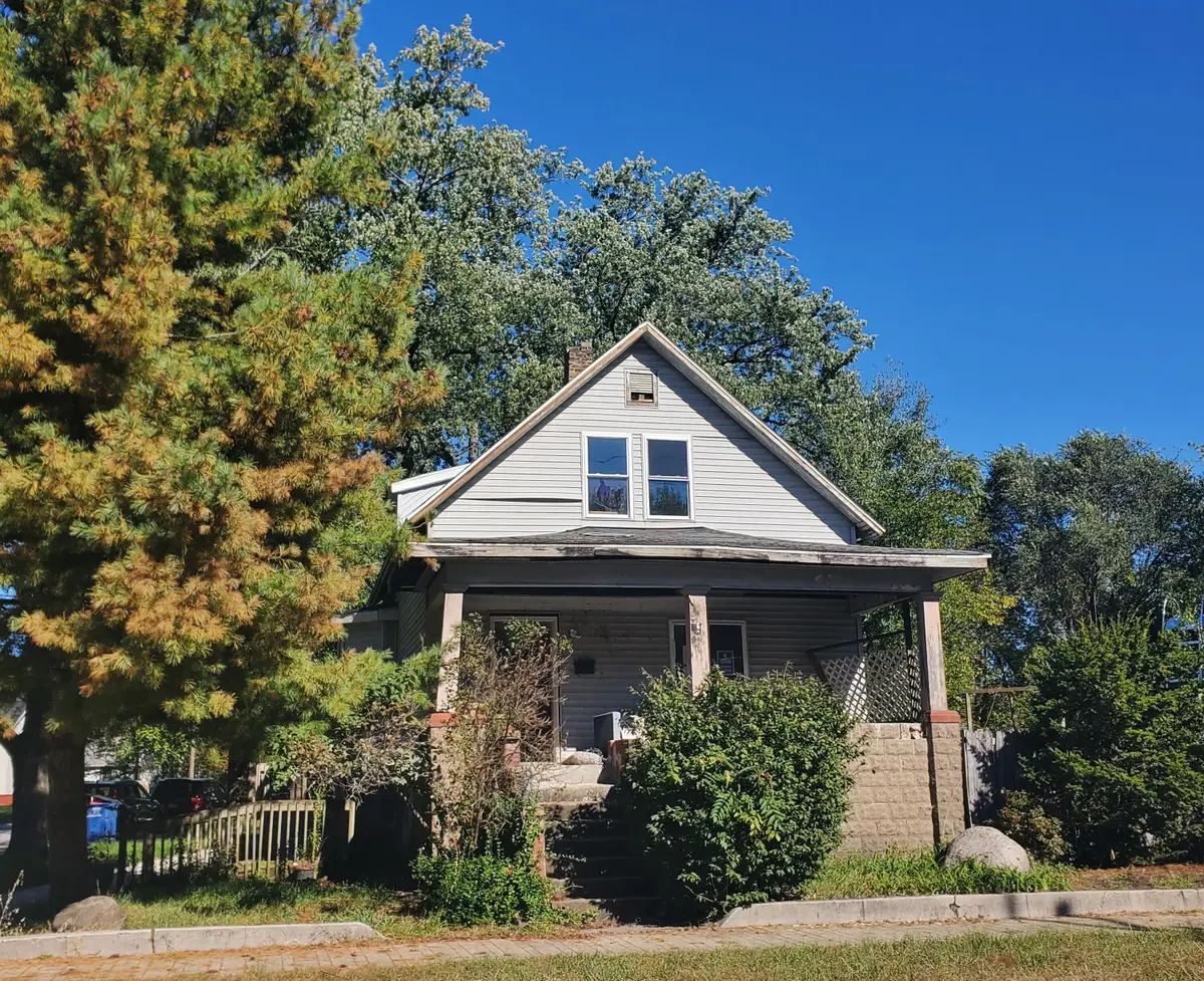 1621 W 10th Street, Michigan City, IN 46360 - #1