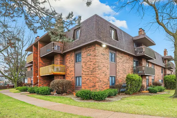 2003 Porte Deleau Court #207, Highland, IN 46322