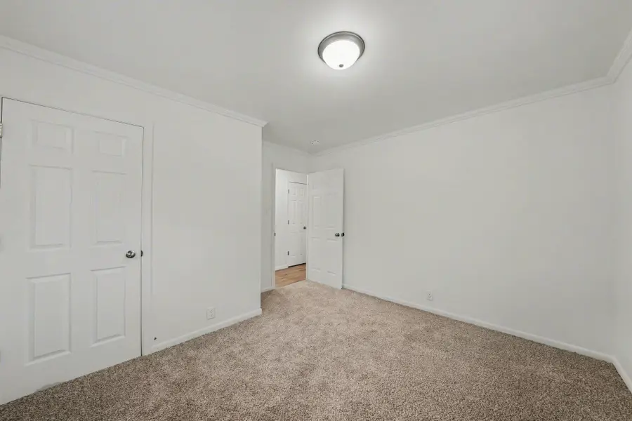 613 N Ashland Avenue, Michigan City, IN 46360 - #3