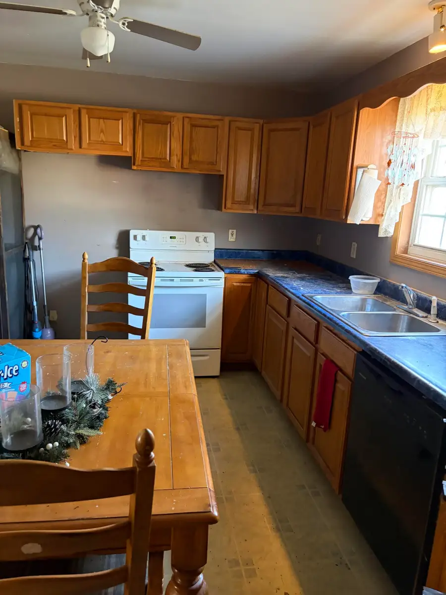 328 E Georgia Street, Brazil, IN 47834 - #3