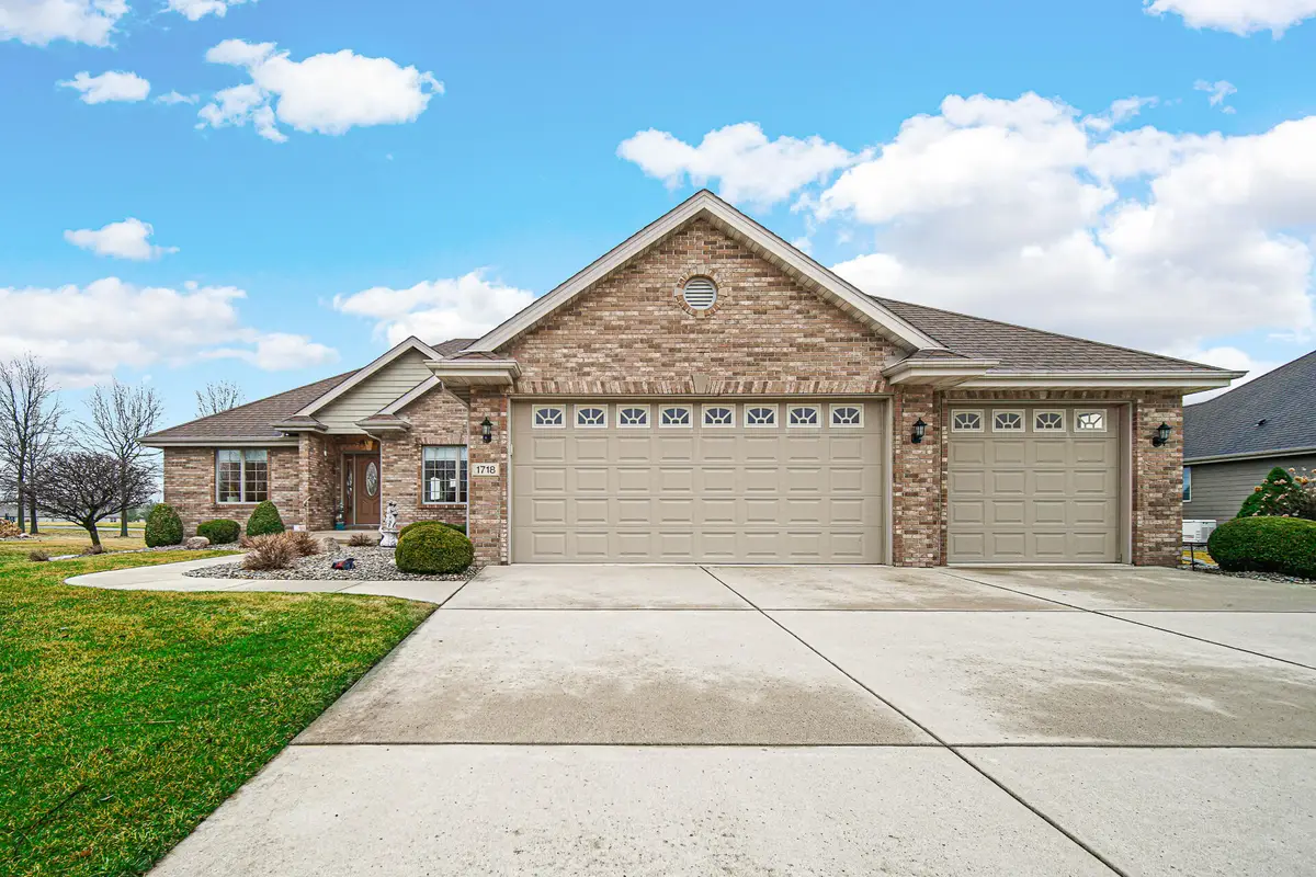 1718 Silver Hawk Drive, Crown Point, IN 46307 - #1