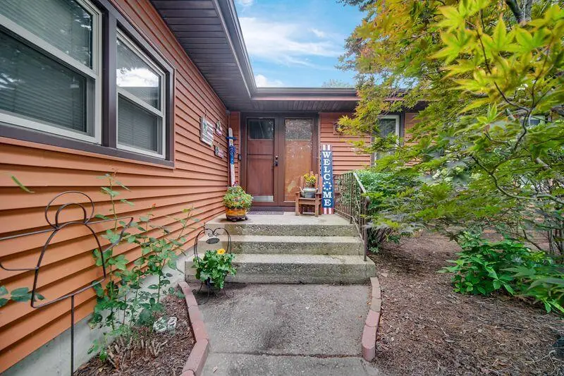 9143 Southmoor Avenue, Highland, IN 46322 - #2