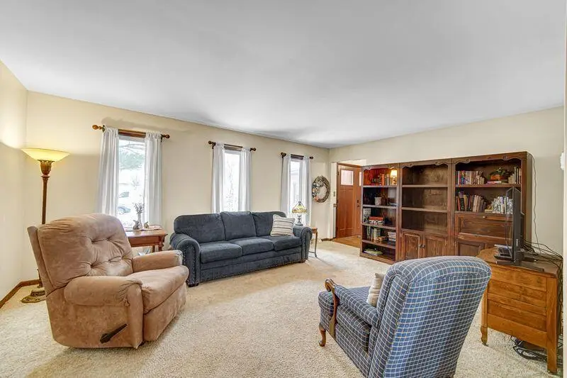 9143 Southmoor Avenue, Highland, IN 46322 - #3