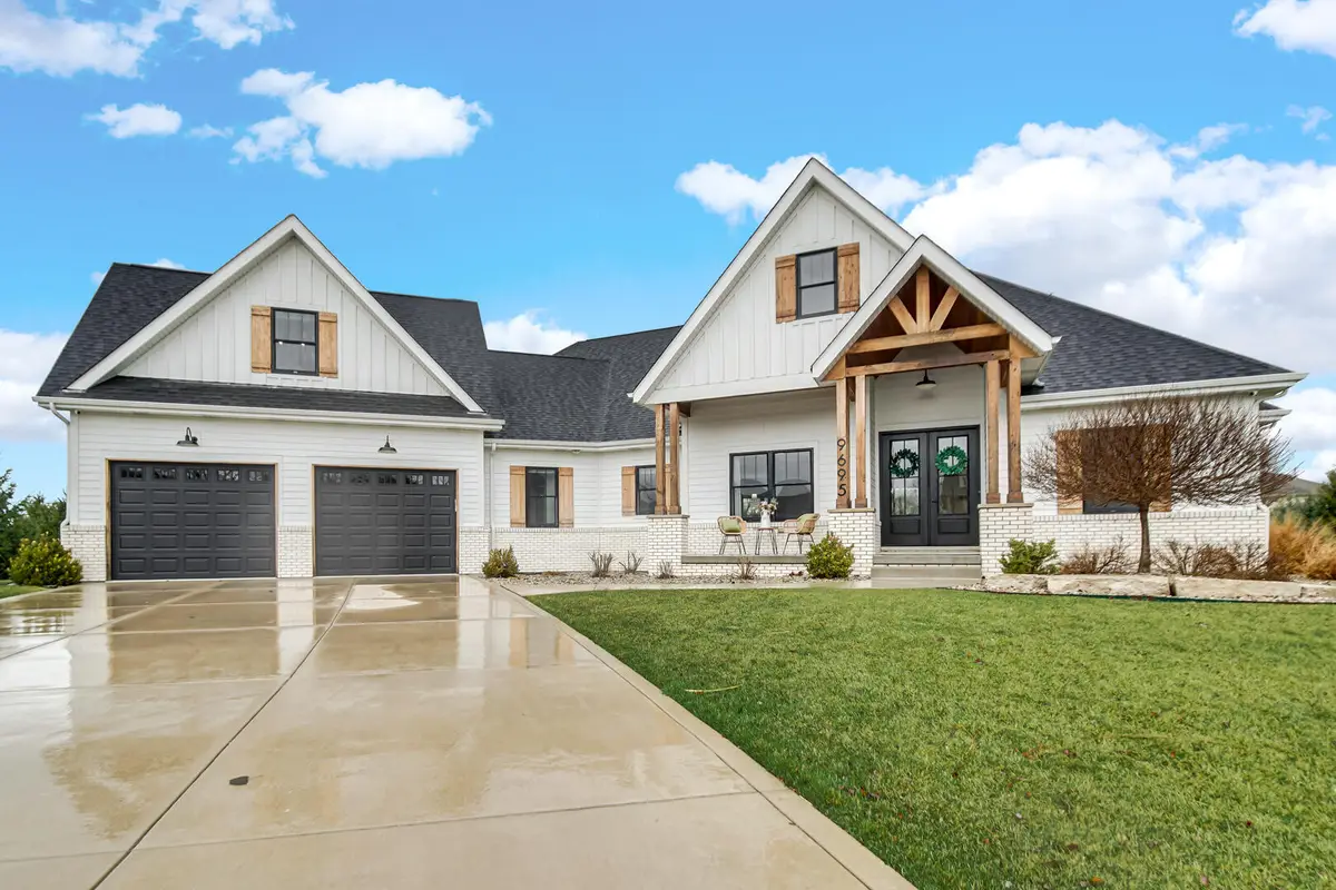 9695 Jonathan Court, Saint John, IN 46373 - #1