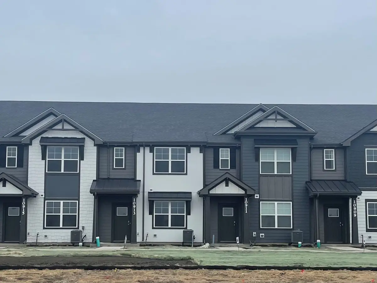 8958 Remington Way, Saint John, IN 46373 - #1