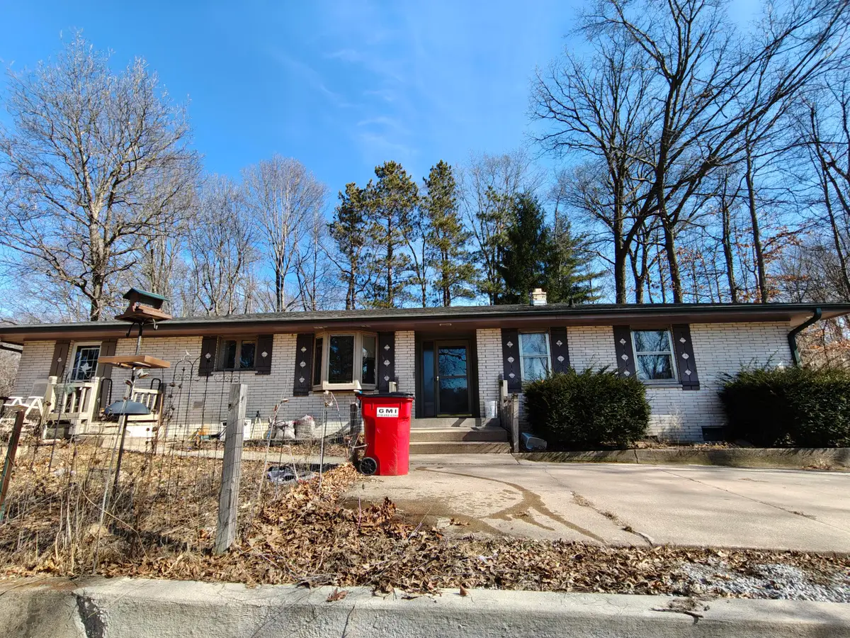 31 Smoke Road, Valparaiso, IN 46385 - #1