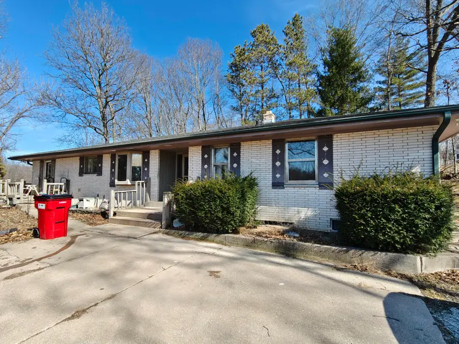 31 Smoke Road, Valparaiso, IN 46385 - #2