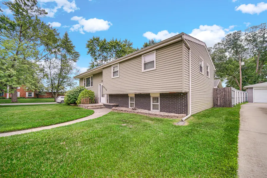 9628 Crestwood Avenue, Munster, IN 46321 - #2