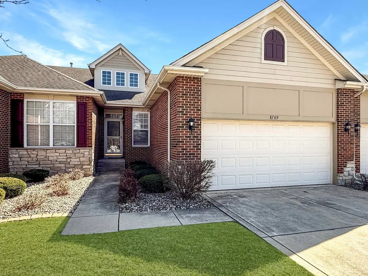 8709 Lake Hills Drive, Saint John, IN 46373 - #1