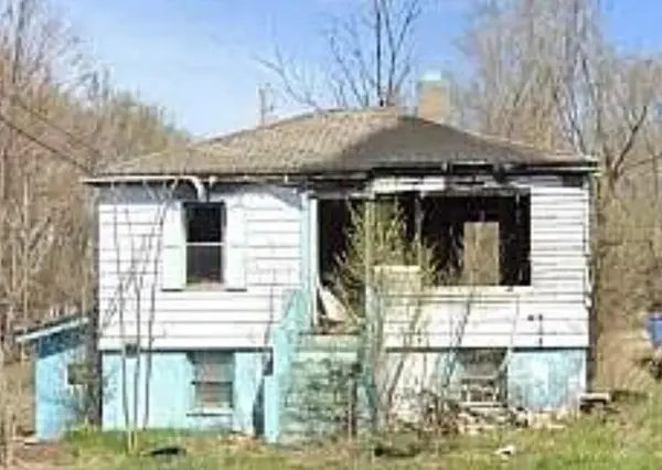 824 E 15th Avenue, Gary, IN 46407