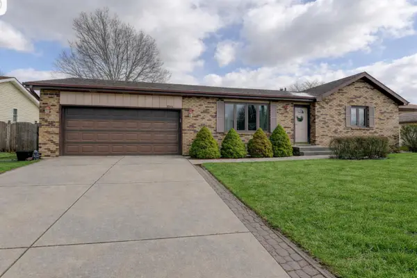 2545 Fossil Stone Road, Dyer, IN 46311