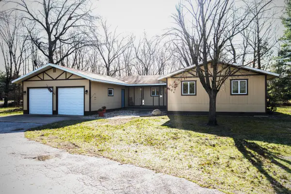 5020 S Woodland Drive E, North Judson, IN 46366