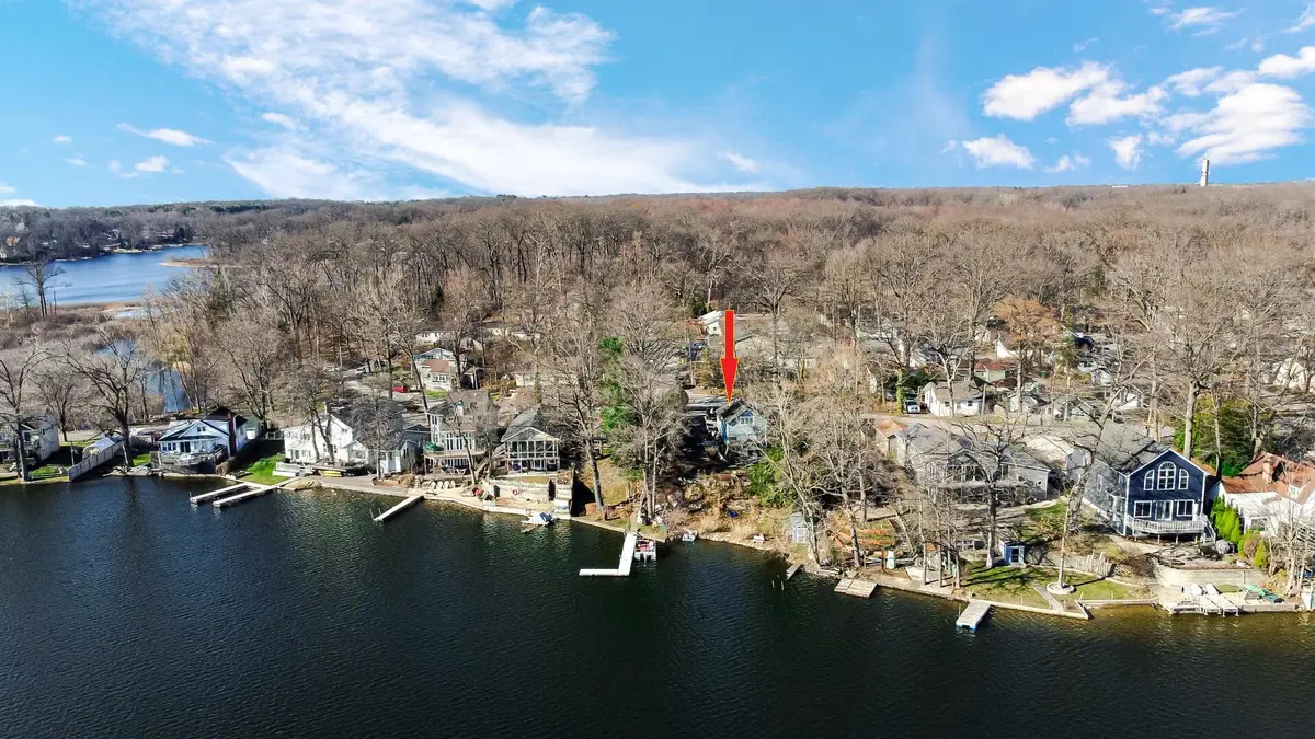 1210 Edgewater Beach Road, Valparaiso, IN 46383 - #1