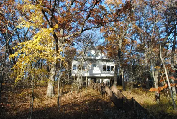 120 E Beachview Avenue, Beverly Shores, IN 46301