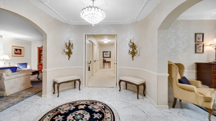 2255 Bordeaux Walk #A2, Highland, IN 46322 - #3