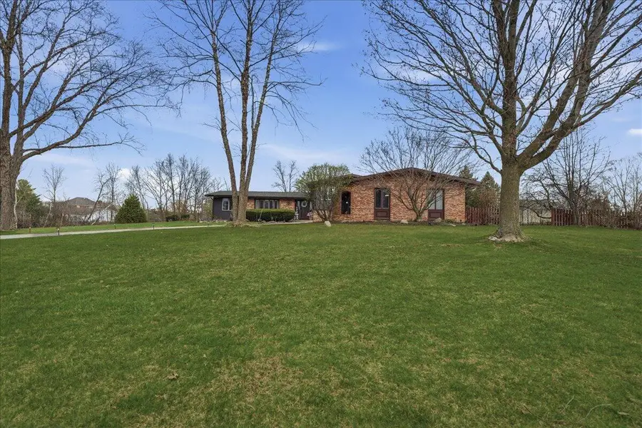 25 S Cherrywood Lane, Valparaiso, IN 46385 - #2