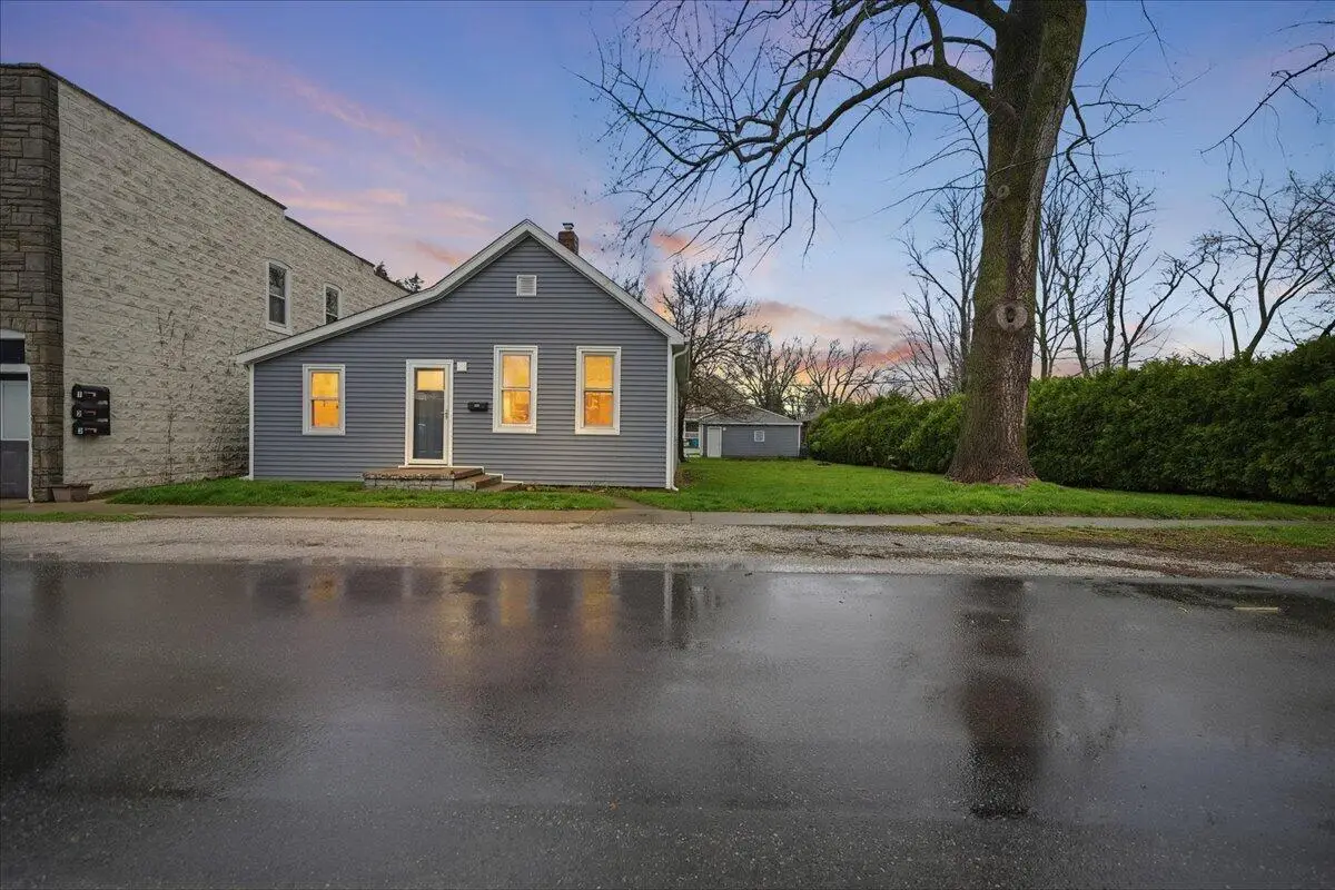 124 Grant Avenue, Chesterton, IN 46304 - #1