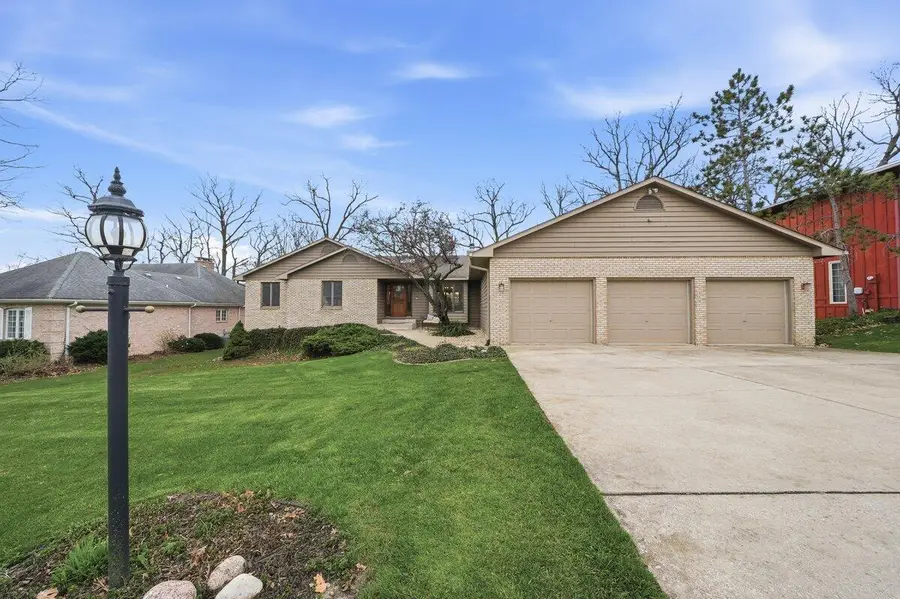 438 Scarborough Road, Valparaiso, IN 46385 - #2