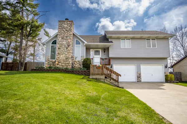 15 Vine Drive, Hebron, IN 46341