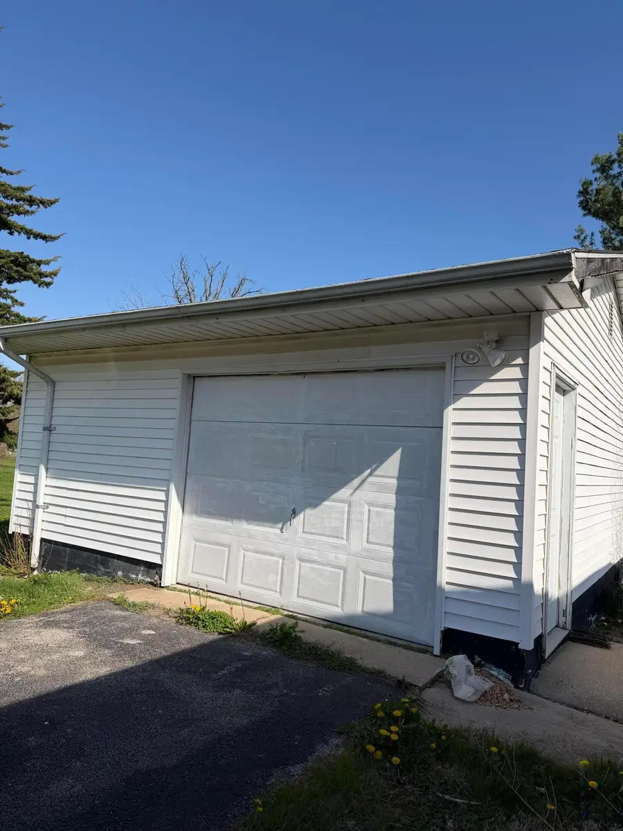 222 W Prairie Avenue W, Goodland, IN 47948 - #2