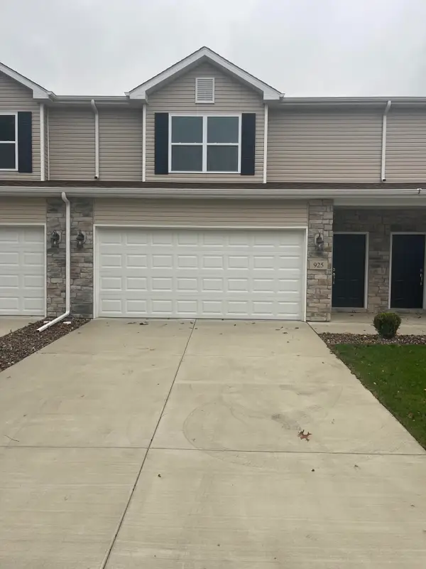 925 Paula Court, Hobart, IN 46342
